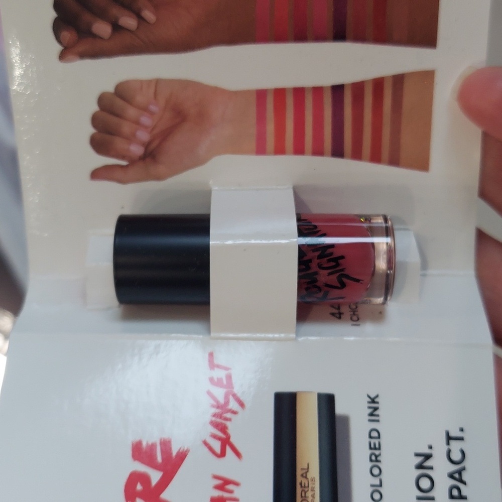 Sample Size Loreal Matte Lipstick